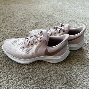 Nike Women’s Zoom Pegasus